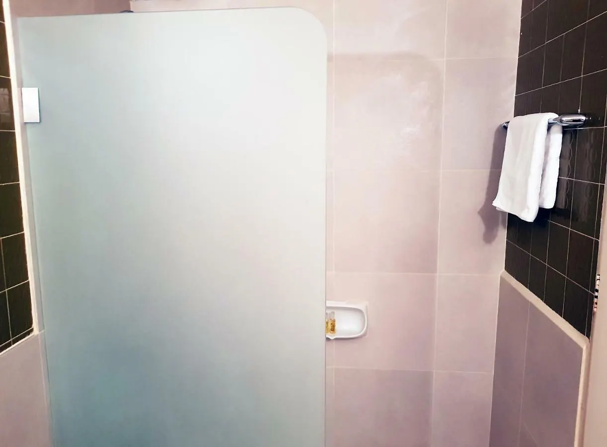 Seaside Furnished Flats Apartment Beirut 0*,